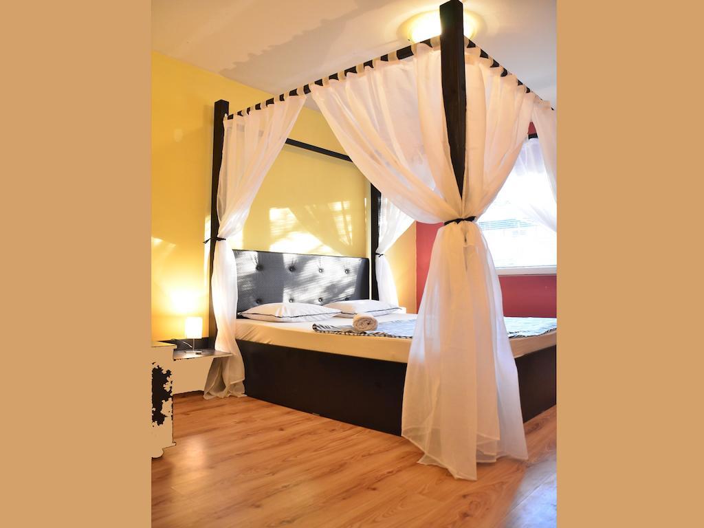 Hostel Kalonis Скопье Экстерьер фото